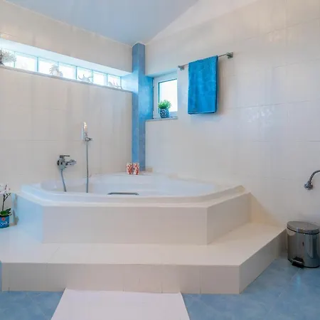 Villa Gold Luxury